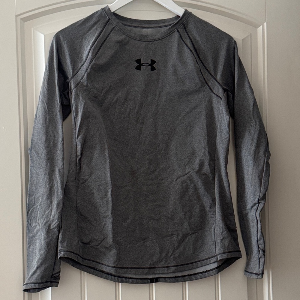 Under Armour Heather Gray Long Sleeve Athletic Top